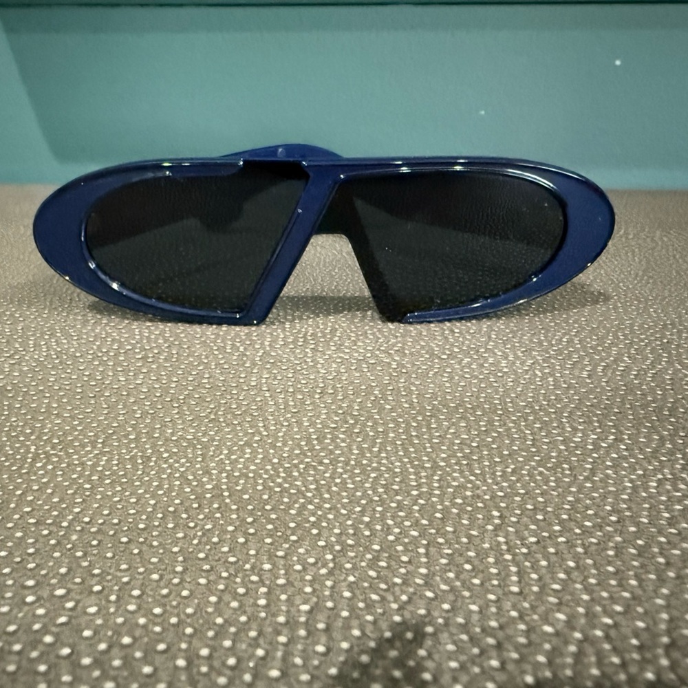 Christian Dior Oblique Sunglasses in Navy Excellent Condition - Picture 3 of 12